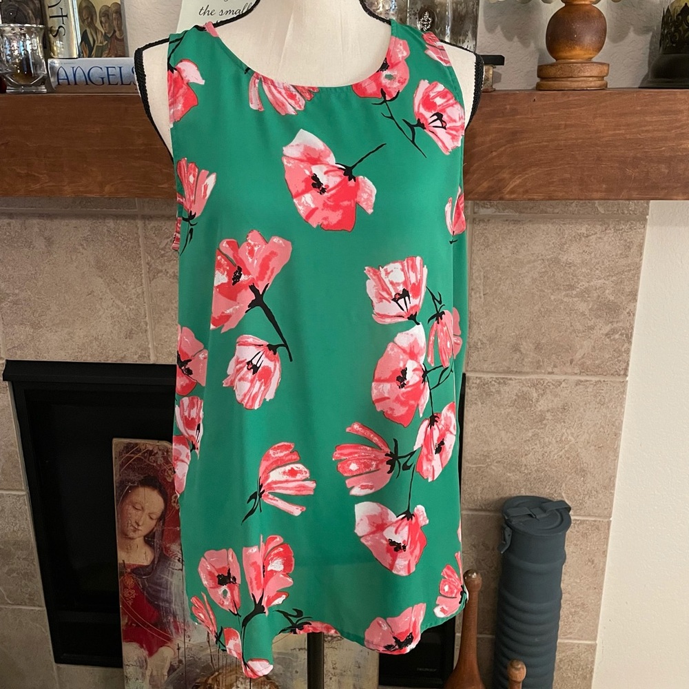 Sleeveless, floral blouse, size L